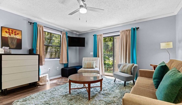 Quiet Peaceful Townhome 2 BR/2.5 Bath - Location!