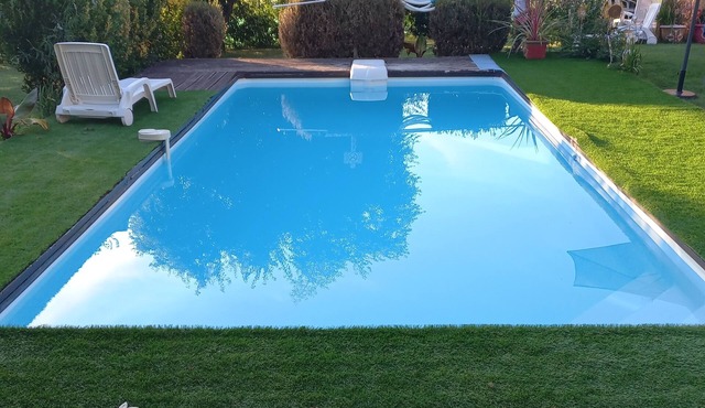 Quiet, peaceful villa 10 minutes' walk from the town center