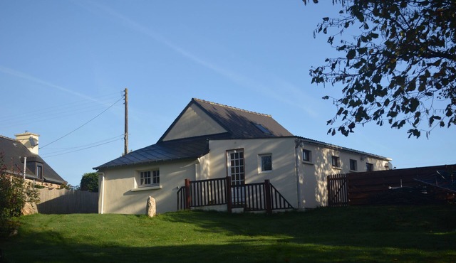 Quiet & Peacefully located, 4/5 Bed Gite in two acres of owners ground with lake