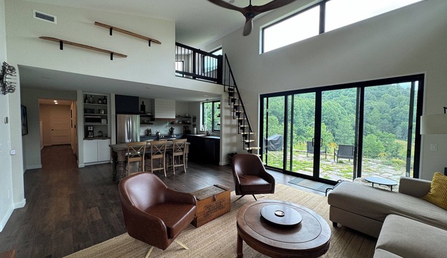 Quiet, Pet-friendly, Mountain Escape Near Wineries & Hiking