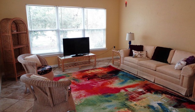 Quiet, Picturesque Living Close to Downtown Fort Myers Russell park area 33905