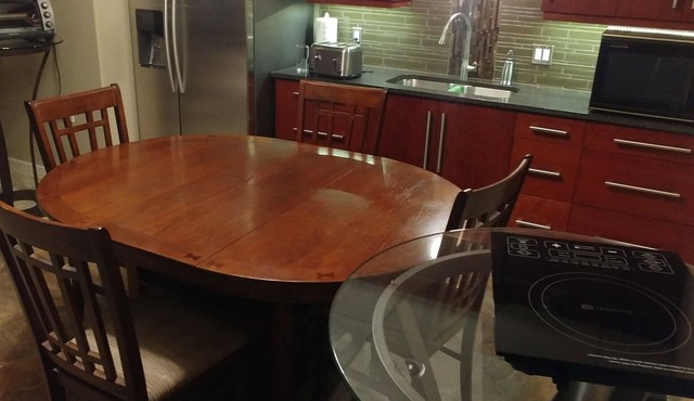 Quiet place for the working man to rest. Starlink wifi, private rooms.