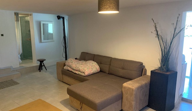 Quiet, pleasant accommodation with all comforts, pets welcome.