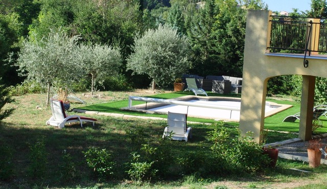 Quiet, pleasant house at the gateway to the Verdon and Luberon regions