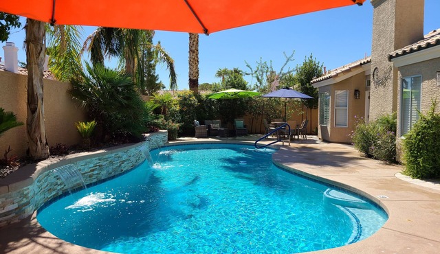 Quiet Poolside Escape Near Vegas Strip & Airport! 5* Homen