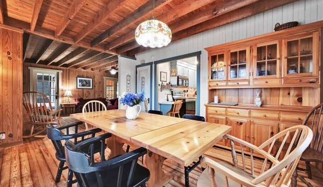 ​Quiet Porch Retreat: Remote Work Ready + AC