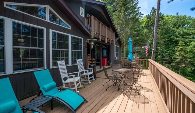 Quiet & Private at Beautiful Pearl Lake! All Seasons Vacation Home!