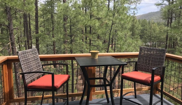 Quiet, Private,Treehouse Feel. Cozy up at Emma’s Loft in beautiful Strawberry Az