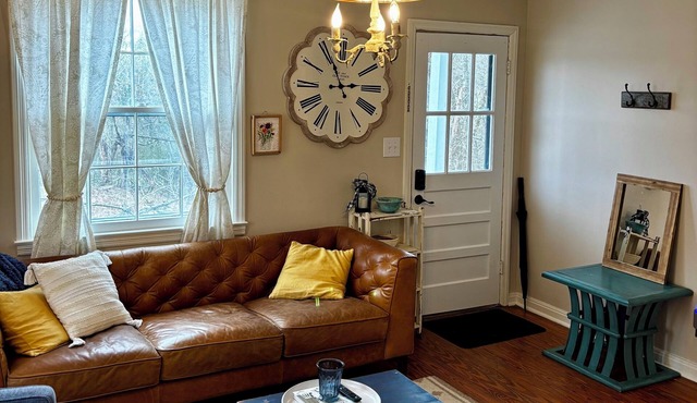 Quiet, Private Home in Kingston Springs for Two