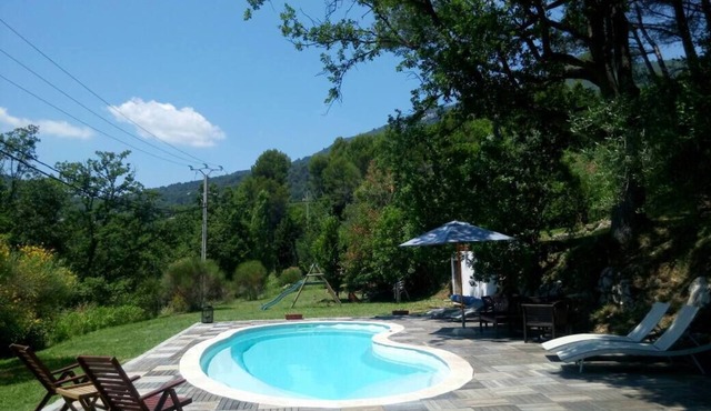 Quiet Provencal farmhouse with pool on the French Riviera