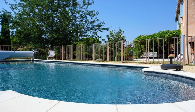 Quiet Provencal villa with swimming pool - Ideal for 8 to 10 people