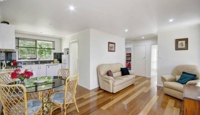 Quiet, quality 2 bedroom Unit close to High Street