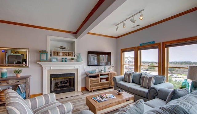 Quiet & relaxing top floor, sound-front condo, with elevator at the Outer Banks!