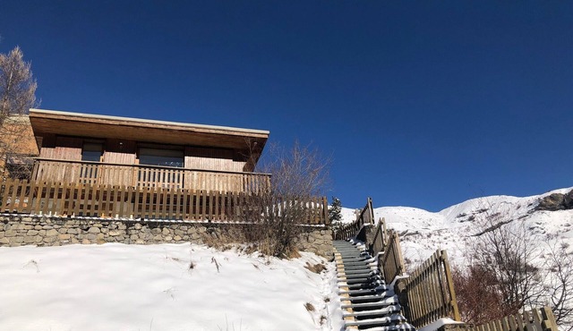 Quiet, renovated chalet in the eastern part of the resort with magnificent views