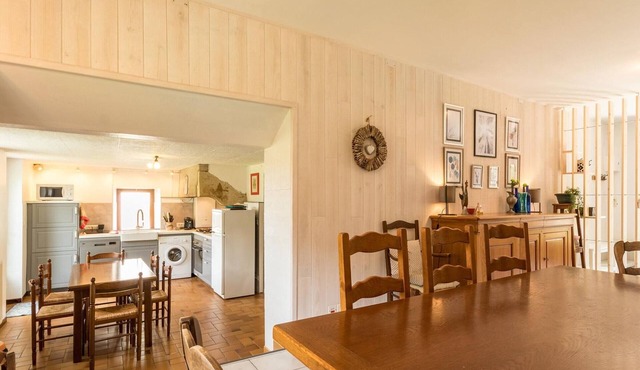 Quiet renovated farmhouse - Pets allowed
