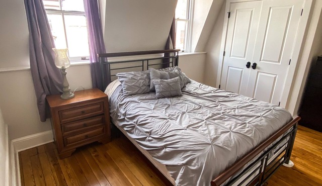 Quiet Renovated Historic Condo Above Abolitionist Ale Works w/Washer Dryer #301