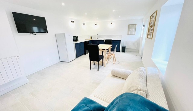 ✨ Quiet renovated house - on the heights of Civaux ✨