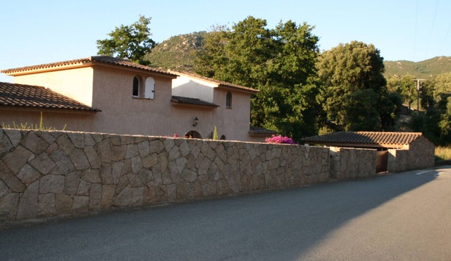 QUIET RESIDENCE DES CHAMPS SWIMMING POOL