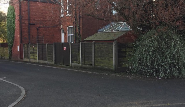 Quiet retreat 20 minutes from the city, 10 minutes from the motorway,