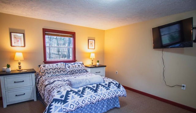 Quiet Retreat on the Creek!