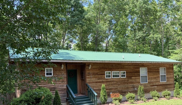 Quiet Retreat Tucked In The Woods...perfect place to get away from it all
