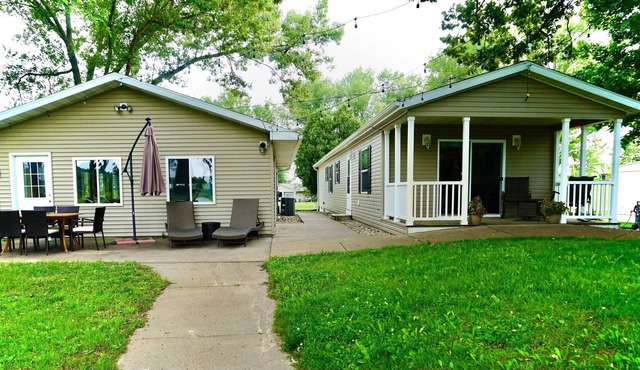 Quiet River Front Home With Additional Rec Area. Near Potosi Brewery