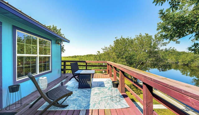 Quiet River Retreat ~ 20 Mi to Port Lavaca!