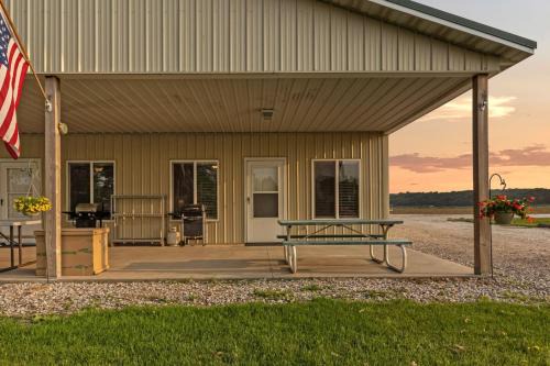 Quiet Riverfront Cabin with Boat Slip Family Friendly Stay in Decatur Nebraska Sleeps 9