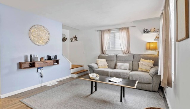 Quiet Rochester Neighborhood | Mins to Beach