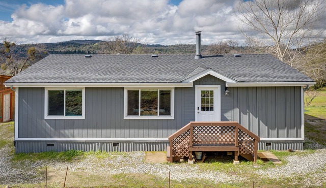 Quiet Rough and Ready Vacation Home w/ Deck!