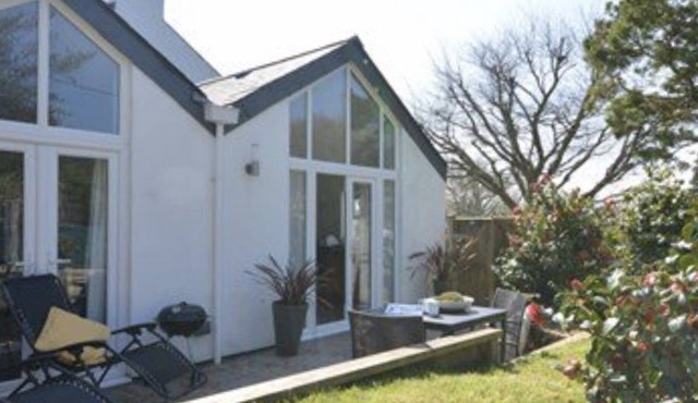 Quiet, Rural Cottage with wood burner