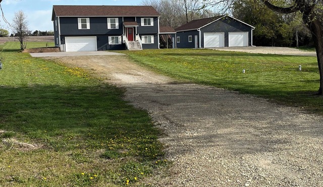 Quiet rural neighborhood near Milford Lake