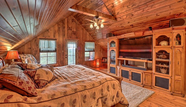 Quiet + Rustic Cabin with Fire Pit on 20 Acres!