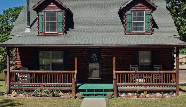 Quiet Rustic Retreat in Rural Area on 5 acres