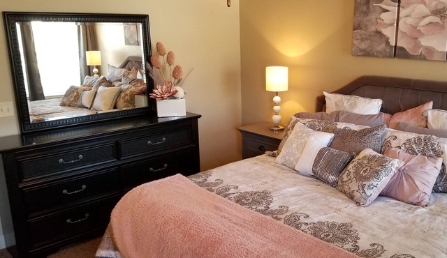 Quiet/Safe Pleasant View Townhouse-Unit #54