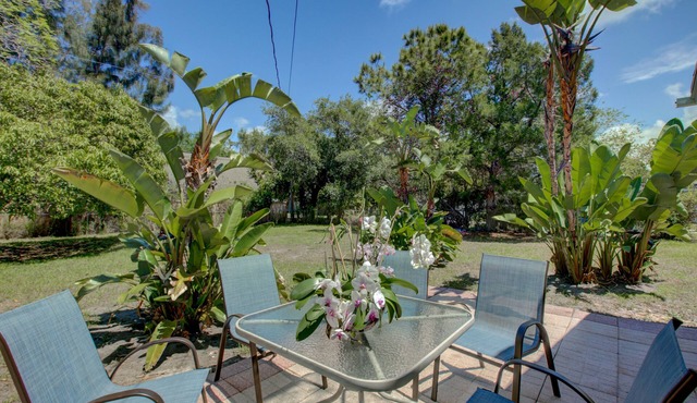 Quiet Sarasota Charm Near Memorial Hospital & Siesta Key
