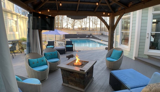 Quiet, scenic farm with private Pool! Minutes from Greer and Greenville, SC.