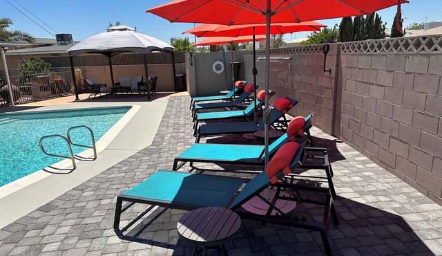 Quiet single floor house nearby Las Vegas Blvd W private pool optional heated.