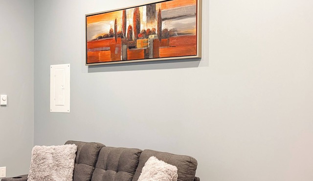 Quiet, Soundproof Executive 1-BR Suite | Ideal for Medical & Extended Stays