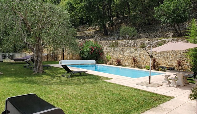 Quiet South Facing Villa with Pool. Panoramic view!