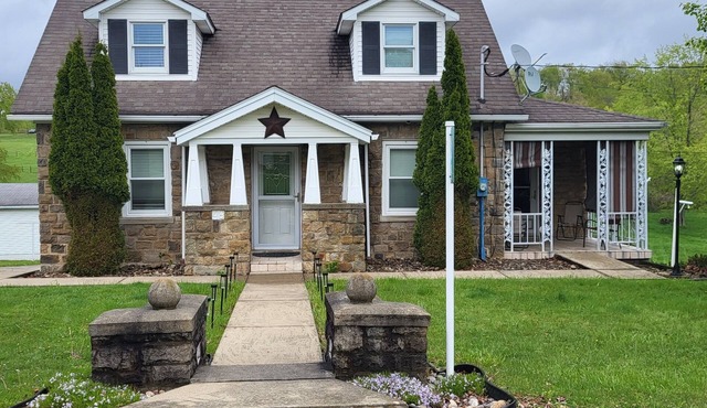 Quiet Space with Spacious Yard for Parking in Nice Community