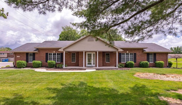 Quiet, Spacious & Convenient Ranch Home just Southeast of Downtown NO PETS