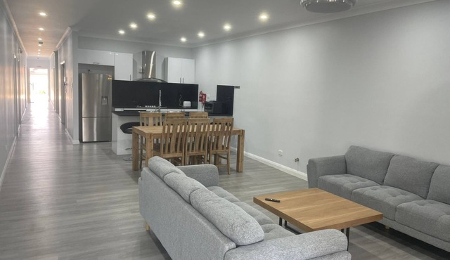 Quiet Spacious Family House Mt Druitt - 11 bedrooms