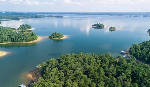 Quiet spacious getaway at Indian Cove on Clark’s Hill-Thurmond Lake.