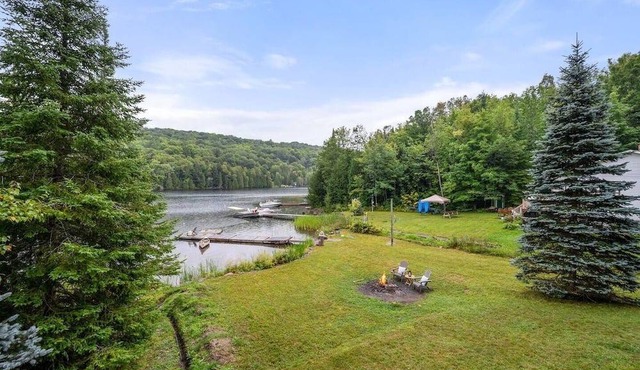 Quiet Spacious Gorgeous Lakefront Cottage!