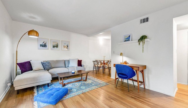 Quiet, Spacious Mapleton Hill Apartment - Walk to Pearl Street - Walk to Hiking