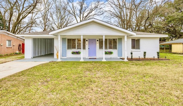 Quiet Stay Near Airport. 5 min drive to SU. 10-15 min drive to LSU & Dwntown BR.