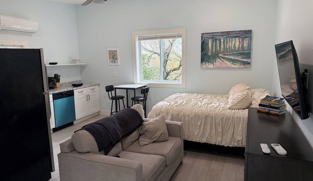 Quiet Studio Apartment Near Belmont, Vandy, and Lipscomb