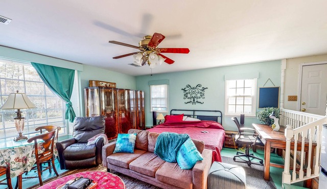 Quiet Studio Backed by Woods, No Neighbors - Big Dog-Friendly Yard, Gas Grill