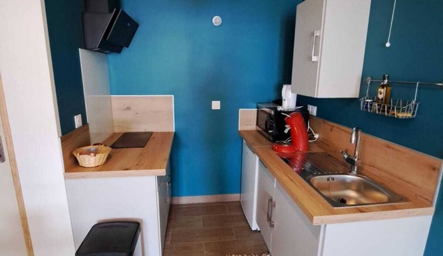 Quiet studio for 4 people